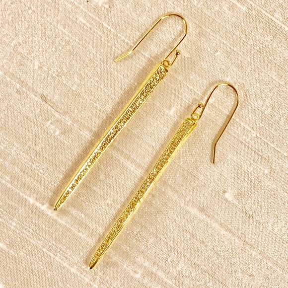 ✨Gold Sparkling Spike Earrings✨ - Picture 6 of 6